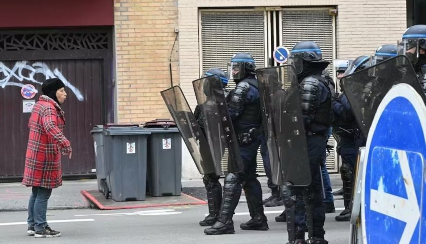 À Lille, le 6 avril, durant la 11e journée de mobilisation contre le projet de réforme des retraites. De nombreux incidents et violences ont émaillé les manifestations. François Lo Presti/AFP