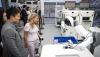 La vicepresidenta segunda del Gobierno y ministra de Trabajo y Economía Social, Yolanda Díaz, en la empresa de robótica e inteligencia artificial AgiBot. / © lamoncloa.gob.es. Ministerio de la Presidencia.