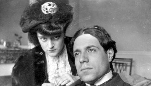 Eugeni d’Ors y su esposa, la escultora Maria Pérez-Peix. Institut de les Lletres Catalanes.
