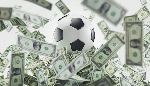 ¿Por qué no limitar la remuneración del fútbol español?