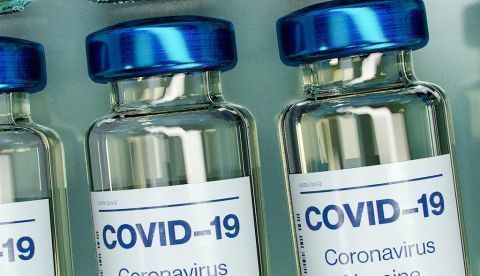 Puede ser necesaria una vacuna de refuerzo para mantener la inmunidad frente a la covid-19. Daniel Schludi/Unsplash, CC BY-SA
