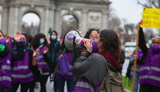 La distinta vara de medir: Un 8M marcado por la pandemia y la crispación