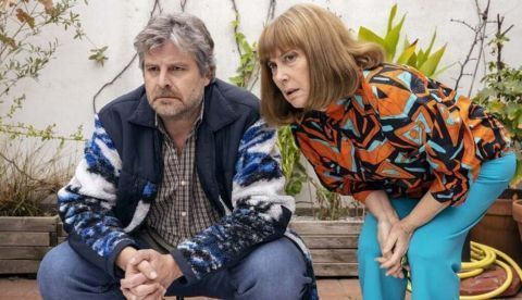 “Poquita fe”, la serie que refleja la monotonía de una pareja de barrio