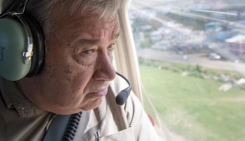 El secretario general de la ONU, António Guterres, visita Antigua y Barbuda tras el paso de un huracán en agosto de 2017. UN Photo/Rick Bajornas