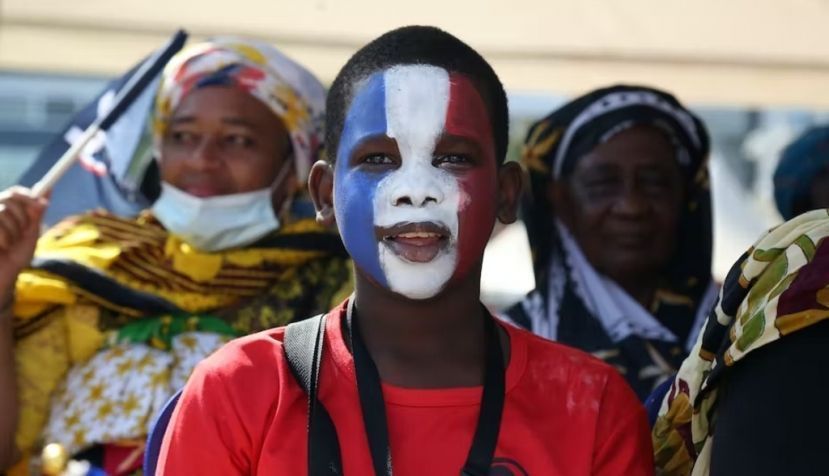 Soutiens politiques du Rassemblement National lors de la visite de Marine Le Pen à Mayotte le 18 décembre 2021. Les tensions avec les Comores et l'insécurité ont alimenté le vote RN dans ce département. Ali Al-Daher /AFP