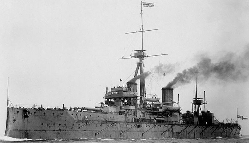La construcción del acorazado británico HMS Dreadnought en 1906 reavivó la carrera armamentista entre las potencias.