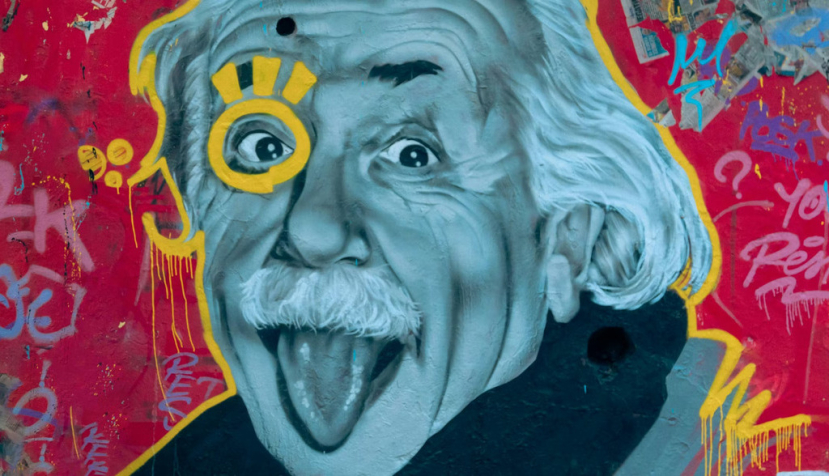 Las investigaciones de Albert Einstein siguen siendo de gran valor en herramientas que usamos en nuestra vida cotidiana, desde los dispositivos móviles a la energía solar o la medicina nuclear. Collab Media / Unsplash.