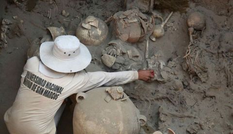 El hallazgo de la tumba de un señor del mar replantea los enigmas sobre el Perú preincaico