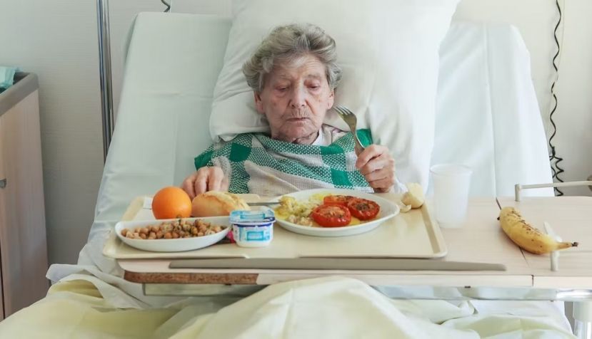 La alimentación de las personas mayores en el hospital es clave para su recuperación