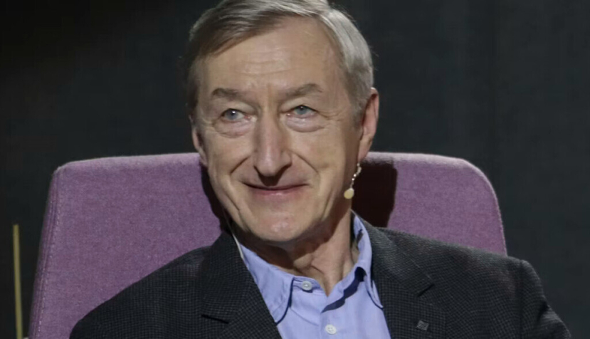 Julian Barnes, el escritor que lleva décadas reflexionando sobre la vejez y la muerte