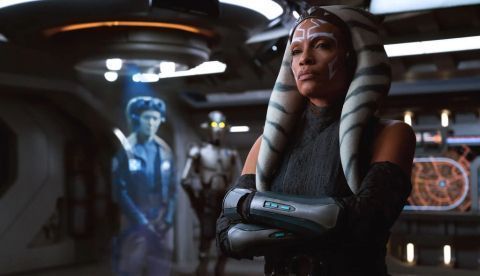 No importa que sea agosto: Llegan series como "Ahsoka" (Disney) o "La niña del corazón de cerdo" (SundanceTV)