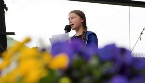 La activista sueca Greta Thunberg pronuncia un discurso durante un protesta contra el cambio climático. EFE/Janerik Henriksson/Archivo 	   