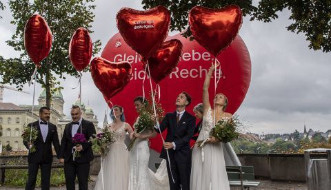 Suiza adopta por referéndum el matrimonio entre personas del mismo sexo