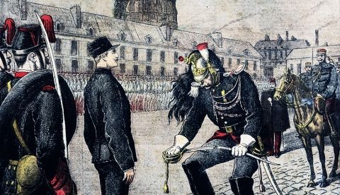 Degradación de Alfred Dreyfu en la escuela militar de París / Wikipedia