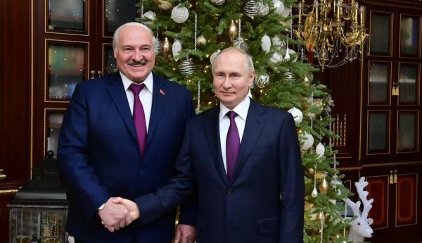 Getting in the Christmas spirit? EPA-EFE/Sputnik/Kremlin pool