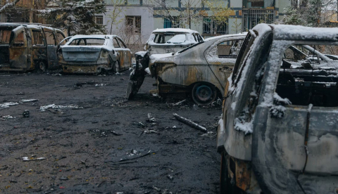 Las consecuencias económicas de un conflicto armado (como el que se muestra aquí en Ucrania) van mucho más allá de la destrucción material y la muerte. Deniska_Ua/Shutterstock