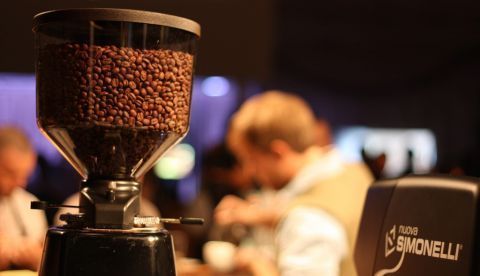 En este trabajo, concluye este químico computacional, se exponen las variables que deben considerarse si se quiere caminar mejor en "el espacio de parámetros" de la preparación de un café expreso. EFE/Archivo