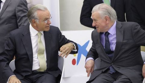 El presidente de la Fundación 'la Caixa', Isidro Fainé (i) junto al doctor Valentín Fuster durante el encuentro organizado por la Fundación "la Caixa" que reúne a estos siete científicos españoles "Imprescindibles en Investigación" con el fin de visualizar su labor y hablar de la financiación de la investigación en España. 