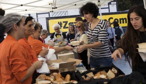 Al parecer, el desarrollo de nuevas dietas y formas de nutrición provocaron alteraciones en la mandíbula y en la forma de morder de los humanos, lo que permitió que pronunciáramos nuevos sonidos, como "f" y "v", que están presentes en gran parte de las lenguas habladas hoy en día. EFE/Archivo