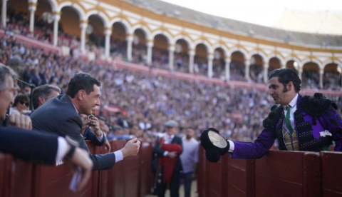Andalucía 28F: mientras el toro embiste, la sanidad espera
