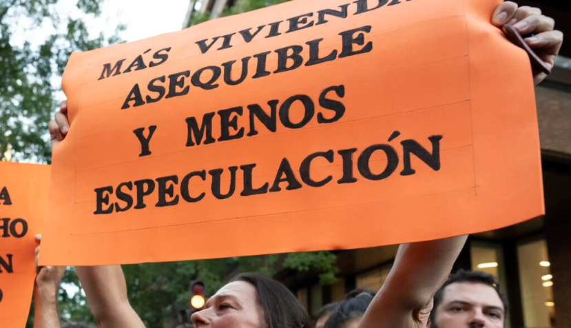 Protestas contra el desahucio de Maricarmen el pasado 23 de septiembre. OSCAR GONZALEZ FUENTES/Shutterstock
