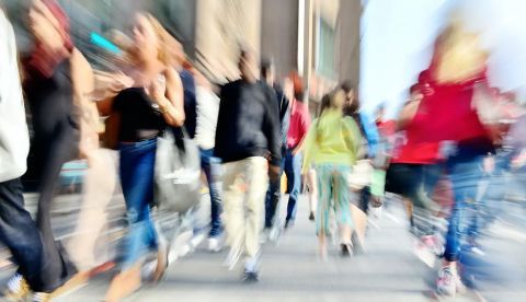 El covid no es distinto: impregna el aire como otros virus respiratorios