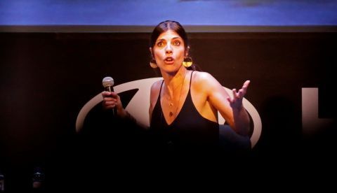 La actriz española Maribel Verdú habla este jueves durante la charla inaugural de la edición 15 del Hay Festival, en Cartagena (Colombia). EFE/ RICARDO MALDONADO ROZO