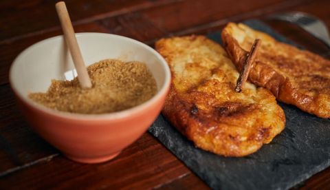 Salmorejo, torrijas y hasta cerveza: el pan duro todavía se puede aprovechar