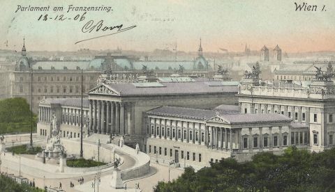 Edificio del Parlamento austriaco a principios del siglo xx. Dollfuss aprovechó una agitada sesión de marzo de 1934 en la que dimitieron todos sus presidentes para comenzar a gobernar por decreto utilizando una ley del periodo bélico que no se había abolido. / Wikipedia
