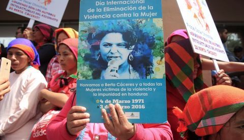 Manifestación en Tegucigalpa recordando a la ambientalista Berta Cáceres, asesinada en 2016. EFE/Gustavo Amador