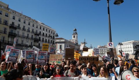 Estudiantes se manifiestan por el clima en la Puerta del Sol. EFE/ J.P. Gandúl/Archivo