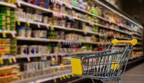 Aspecto de un supermercado de Alicante el 18 de marzo de 2020. Shutterstock / Axel Alvarez