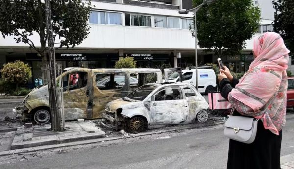  Des voitures brulées à Sarcelles. Bertrand Guay/AFP