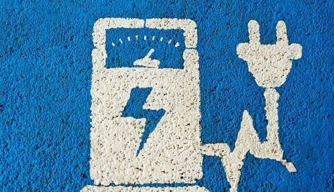 ¿Arrancará el coche eléctrico si instalamos más puntos de recarga?