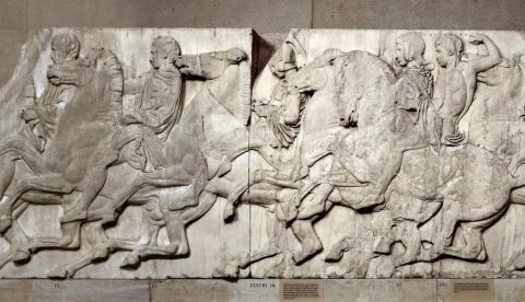 Relieves del friso norte del Partenón depositados en el Museo Británico. © The Trustees of the British Museum
