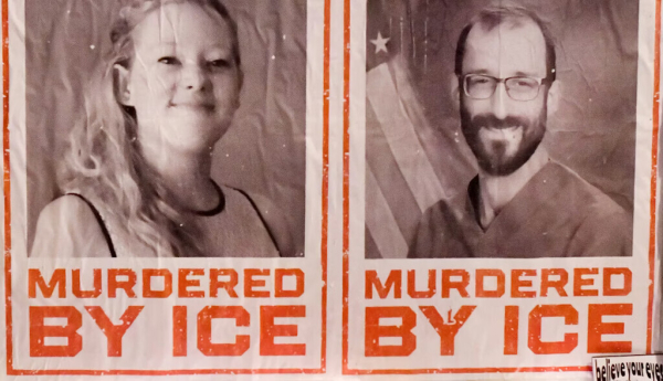 Des affiches représentant Renee Nicole Good et Alex Pretti, deux citoyens américains abattus par des agents de l'immigration ICE à Minneapolis, le 28 janvier 2026. Octavio Jones / AFP