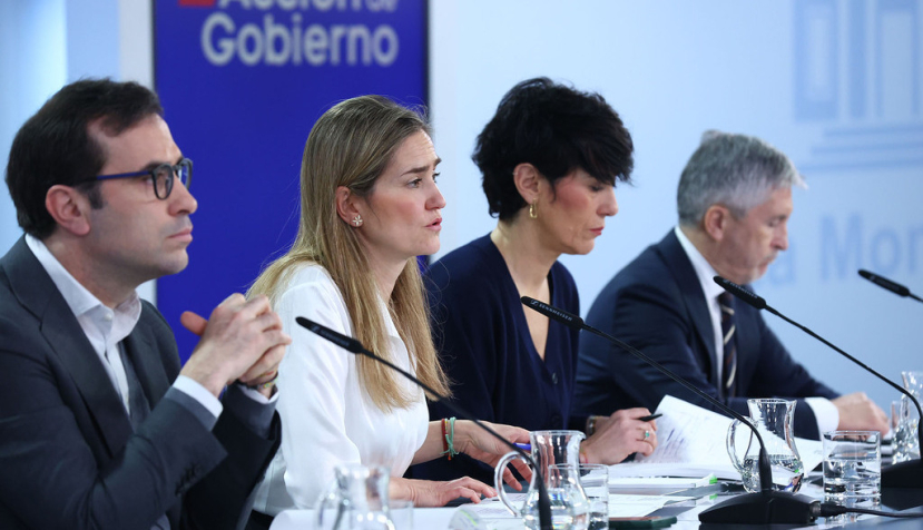 Los ministros Carlos Cuerpo, Sara Aagesen, Elma Saiz y Fernando Grande-Marlaska durante la rueda de prensa posterior al Consejo de Ministros | Pool Moncloa/Fernando Calvo. La Moncloa.