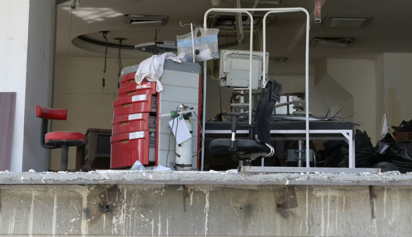 Vista del hospital Gandhi de Teherán, destruido por un ataque aéreo estadounidense-israelí el 7 de marzo. Abedin Taherkenareh/AAP