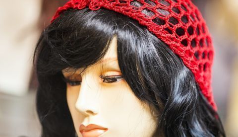 Para el experimento se utilizó un tipo de célula papilar de la capa superior de la piel que reside dentro del folículo piloso, y que controla el crecimiento del cabello incluyendo longitud y grosor. EFE/Archivo