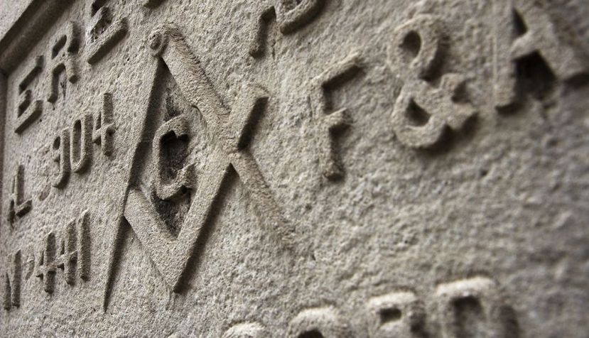 Las dificultades de la logia madrileña Life núm. 429 para levantar columnas