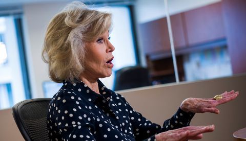 Washington (Estados Unidos), 27/11/2019.- La actriz y activista climática estadounidense Jane Fonda responde la pregunta de un periodista durante una entrevista en el National Press Building en Washington, DC, EE. UU., 27 de noviembre de 2019 (emitido el 28 de noviembre de 2019). (Estados Unidos) EFE / EPA / JIM LO SCALZO