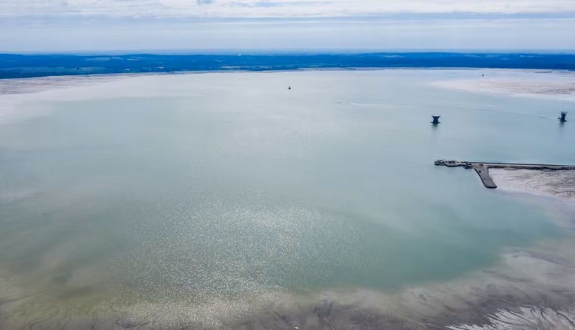Actividades como la minería provocan la liberación de sales a las aguas. Chawranphoto / Shutterstock