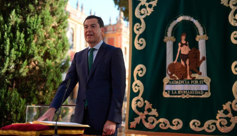 Juanma Moreno toma posesión como presidente de la Junta de Andalucía de la XIII tercera legislatura en su tercer mandato consecutivo al frente del Gobierno andaluz. / Junta de Andalucía