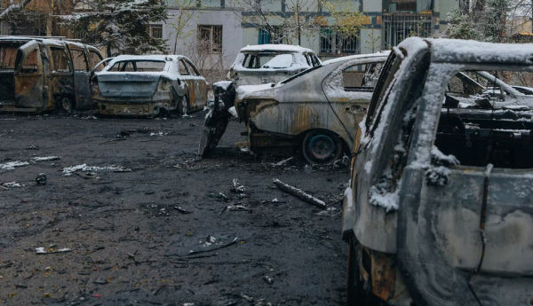 Les conséquences économiques d’un conflit armé (sur la photo, en Ukraine) vont bien au-delà des destructions matérielles et des morts. Deniska_Ua/Shutterstock