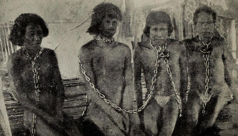 Amerindios en situación de esclavitud durante la fiebre del caucho. / Wikipedia