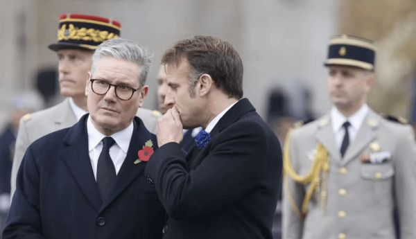 Le premier ministre britannique Keir Starmer et Emmanuel Macron lors de la commémoration de l’armistice de la Première Guerre mondiale, le 11 novembre 2024 à Paris. Ludovic Marin/AFP