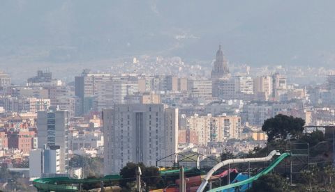 Los resultados del informe, firmado entre otros por el Instituto Max Planck y la Universidad de Mainz, ambos en Alemania, sugieren que "el mundo se enfrenta a una 'pandemia' de contaminación del aire". EFE