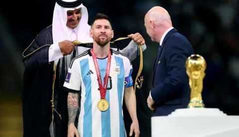 La túnica de Messi y el poncho de Perú