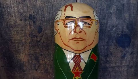 La doble despedida de Gorbachov: héroe y traidor