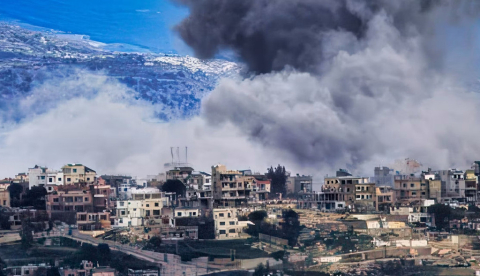 Bombardeo de unn pueblo del sur del Líbano por parte de Israel el pasado 6 de abril. mahdi313/Shutterstock